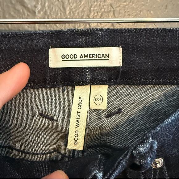 Good American Good Waist Crop Jeans Size 6 - Picture 6 of 7